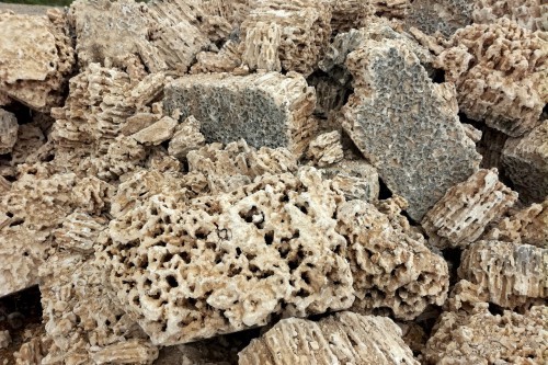  Крымский природный меотис фр. 100-500 мм.  купить в Ростове меотис бежевый рыжий молочный желтый ракушечник 4 500 руб/т   фото 