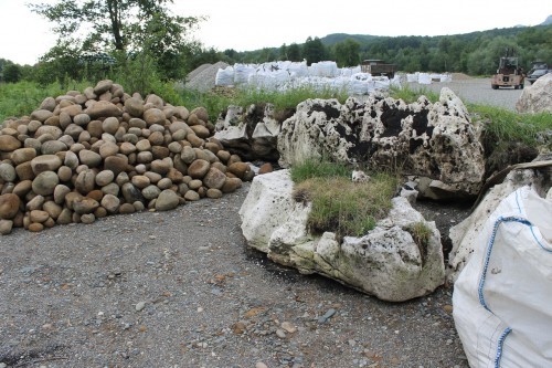  Песчаник ядра, фр. 100-300 мм  купить в Ростове песчаник бежевый серый рыжий речная галька 5 000 руб/т   фото 