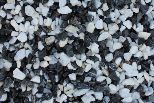  Мраморная крошка (щебень крошка микс : черный-белый) фр. 10-20 мм.  купить  в Ростове мрамор белый, черный каменная декоративная крошка ландшафтная 9500 руб/т   фото 