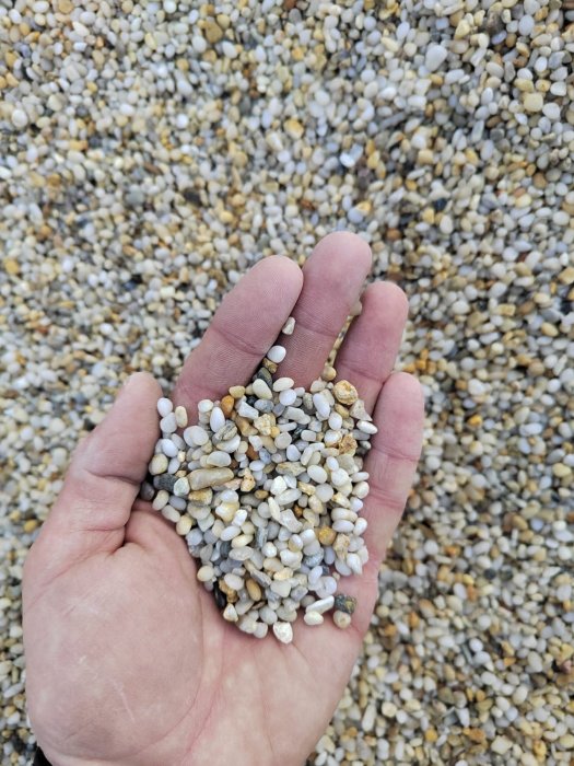 Галька крымская жемчужная фр. 3-5 мм.  купить с доставкой в Ростову фото 