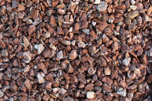 Розовая галька мраморная (щебень галтованный розовый) фр.5-10 мм.  купить  в Ростове мрамор розовый, красный окатанный мраморный щебень декоративный ландшатфный 13500 руб/т   фото 