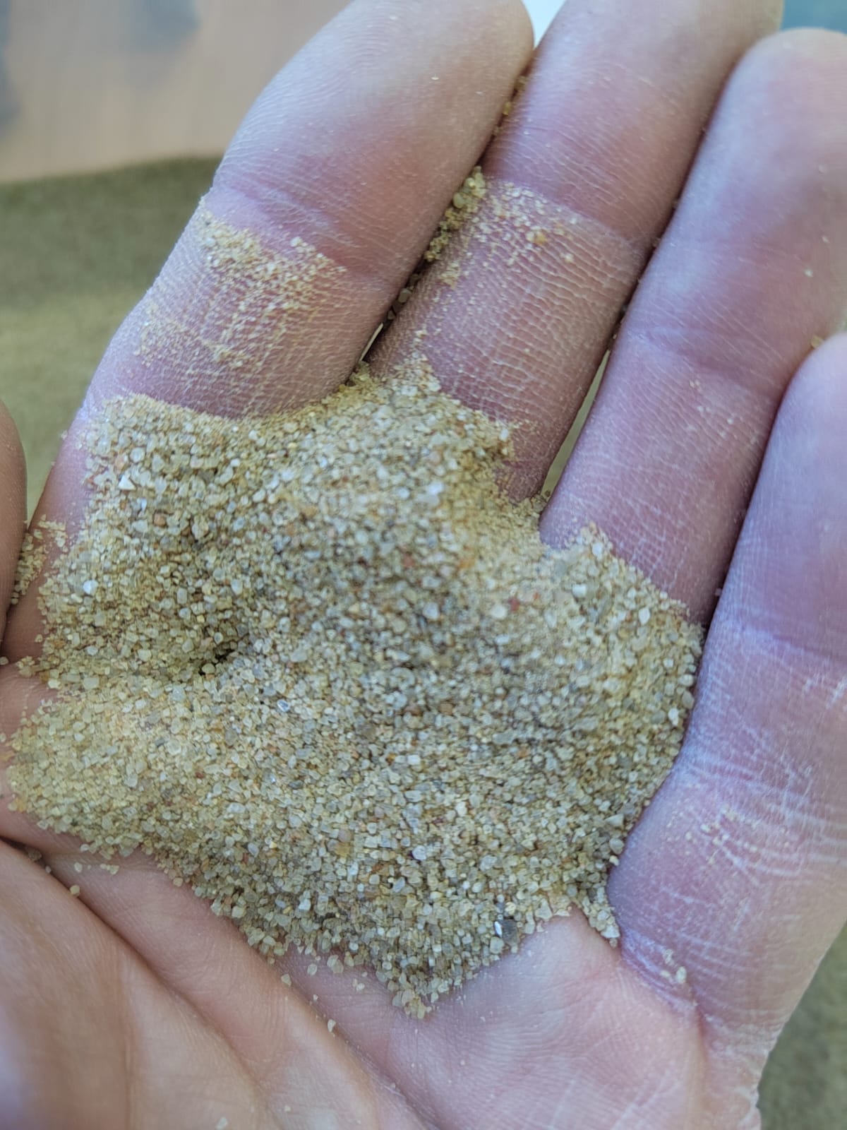 Кварцевый песок для площадок фр. 0,16-0,63 мм.  купить в Ростове фото 