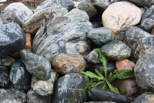  Ландшафтные валунчики фр.100-500 мм.  купить в Ростове крупный природный камень серый, темно-серый, светло-серый речной валун крупный 4800 руб/т   фото 