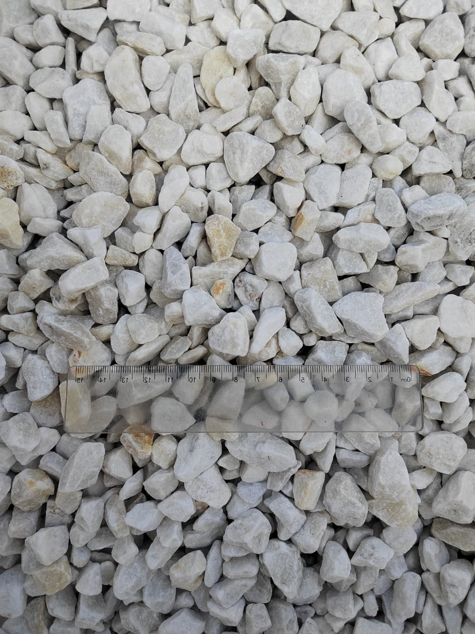  Мраморная крошка, щебень, цвет-белый, фр. 10-20 мм.  купить  в Ростове мрамор белый, молочный айвори каменная ландшафтная декоративная крошка шебня 9500 руб/т   фото 