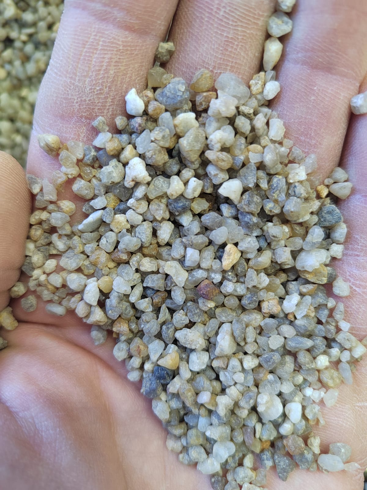 Кварцевый песок сухой фракцинированный фр. 1,6-4 мм.  купить в Ростове фото 