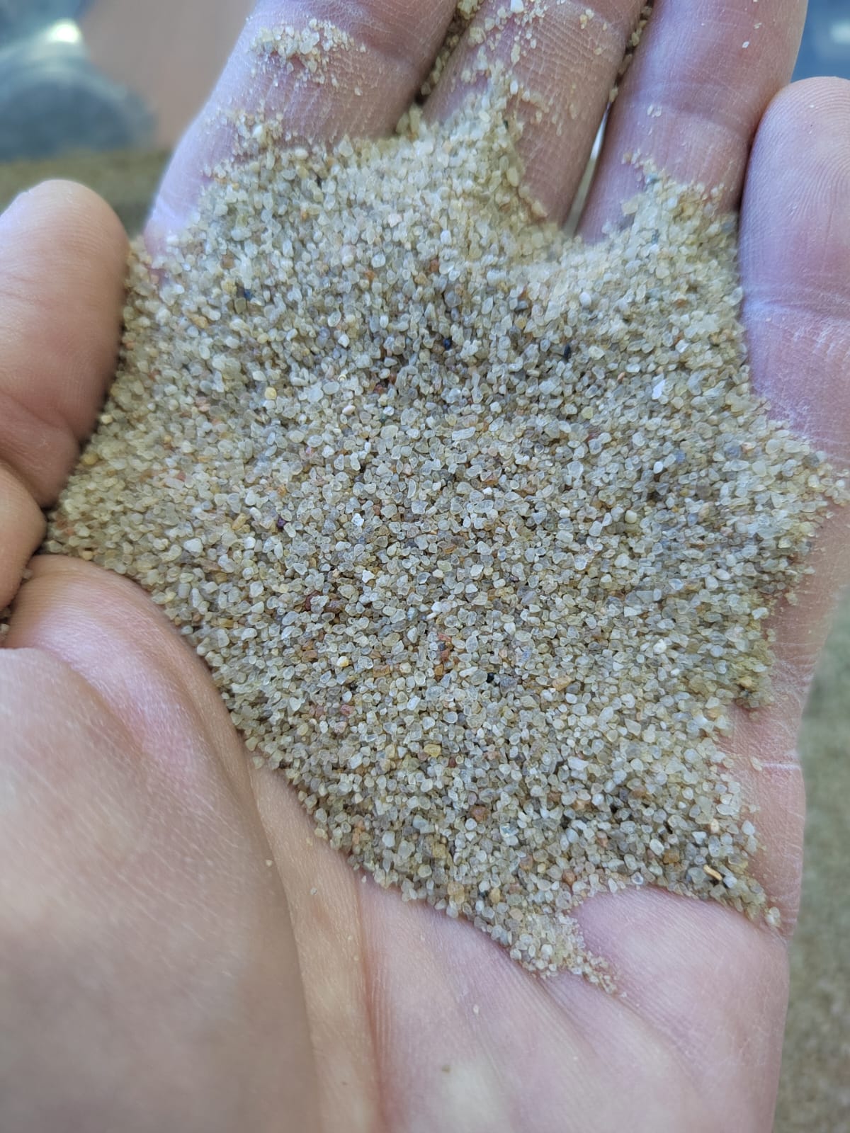 Кварцевый песок для площадок фр. 0,3 - 1 мм.  купить в Ростове фото 