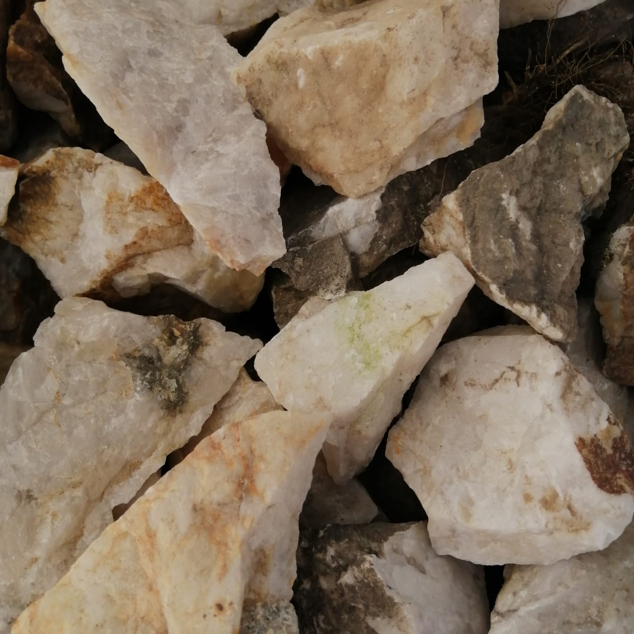 фото Кварц ( фр. 70-100 мм)  купить в Ростове в интернет-портале 