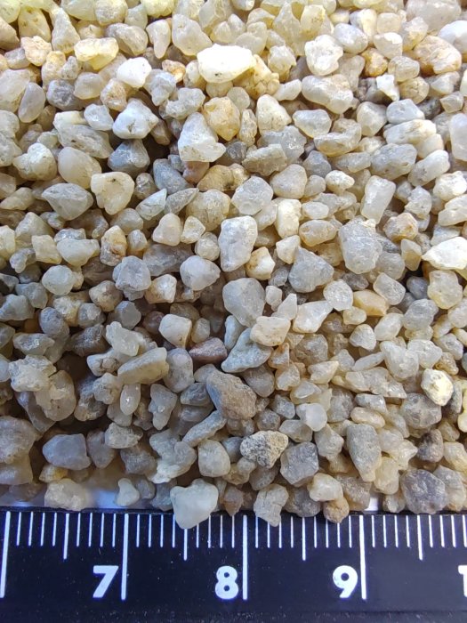 Кварцевый песок для водоподготовки фр. 1,6-3 мм.  купить в Ростове фото 