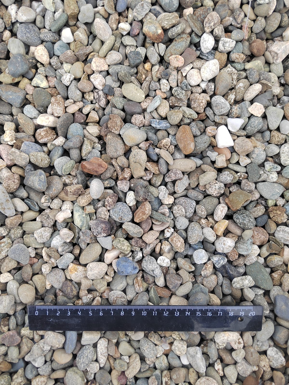  Галька речная окат (серая) фр.10-20 мм купить   в Ростове галька речная серая, серый, темно-серый, светло-серый, коричневый ландшафтная декоративная речная окатанная округлая галька 4000 руб/т   фото 
