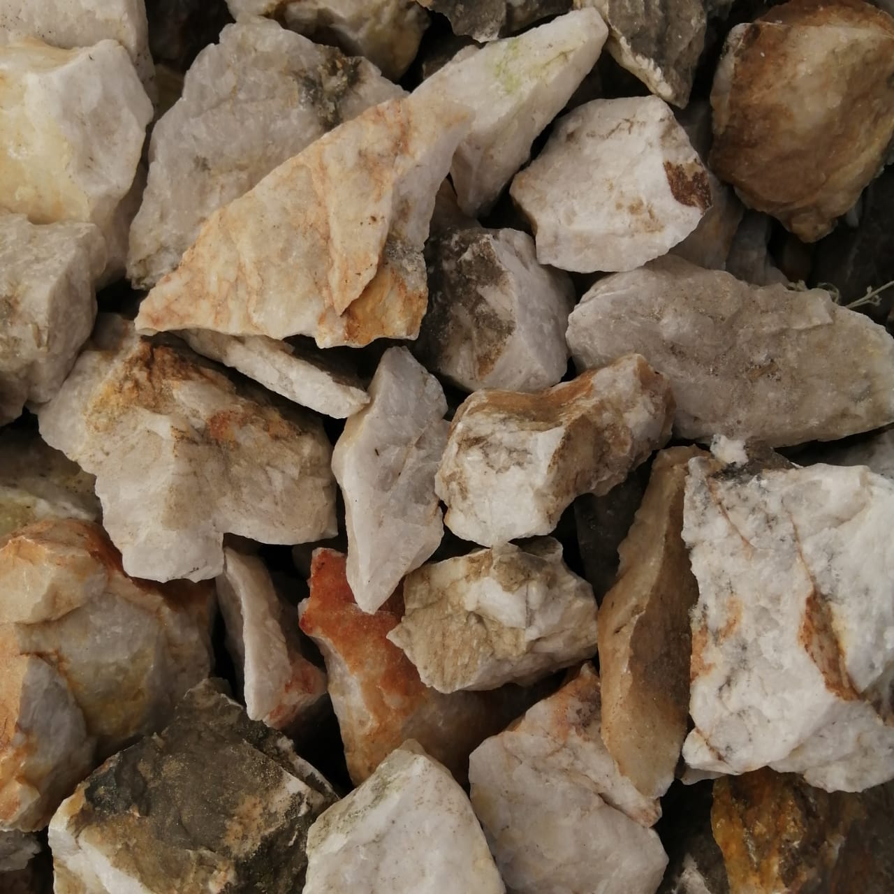 фото Кварц ( фр. 70-100 мм)  купить в Ростове в интернет-портале 