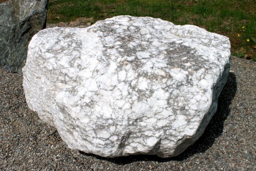  Мраморизированный известняк фр.500-1500 мм.  купить в Ростове    7 000 руб/т   фото 