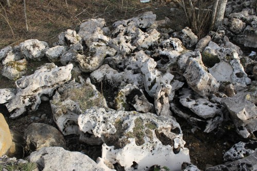  Выветренный известняк (степной) фр. 500-1500 мм.  купить в Ростове    8 500 руб/т   фото 