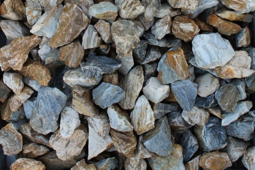  Мраморная крошка (щебень крошка медовый) фр. 20-40 мм.  купить  в Ростове мрамор бежевый рыжий желтый ландшафтная мраморная крошка 9900 руб/т   фото 