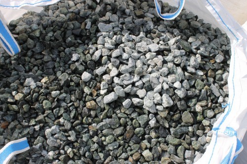  Щебень крошка зеленый (змеевик) фр. 20-40 мм.  купить  в Ростове мрамор зеленый, салатовый ландшафтная мраморная крошка 7 200 руб/т   фото 