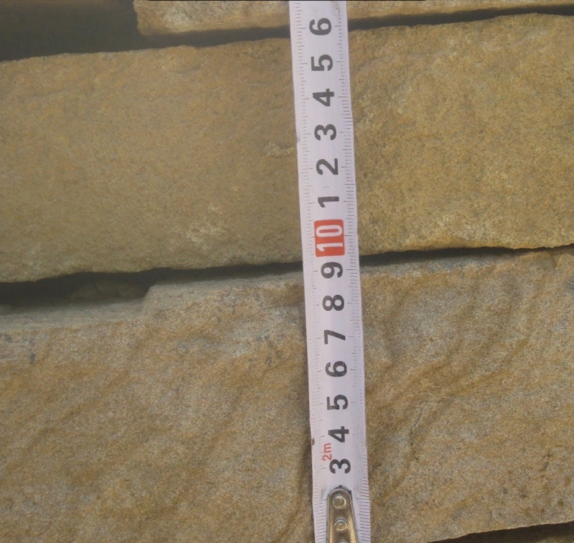 Песчаник пластушка желтый с рисунком (7-15 см)  купить  в Ростове плитняк - пластушка - бут желтый песчаник 8 000 руб/м3   фото 