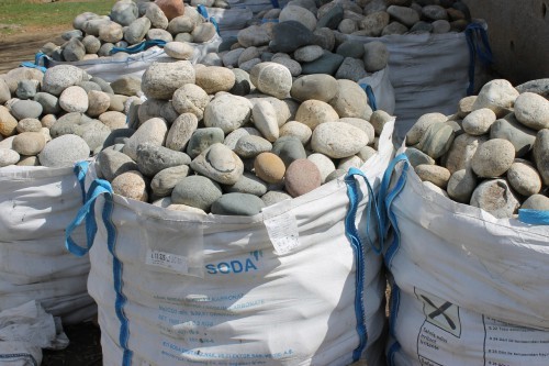  Речной валун (Ассорти) фр.100-300 мм.  купить в Ростове галечник серый, темно-серый, светло-серый речная галька крупных размеров 4200 руб/т   фото 