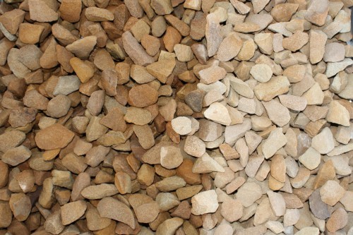  Щебень крошка желтый (песчаник) фр. 20-40 мм.  купить  в Ростове песчаник бежевый рыжий каменная крошка песчаника 7 200 руб/т   фото 