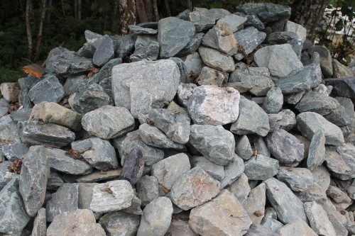  Гранит скальник (серо-зеленый) фр. 100-500 мм.  купить в Ростове гранит зеленый, серый, салатовый крупный ландшафтный валун 6 000 руб/т   фото 