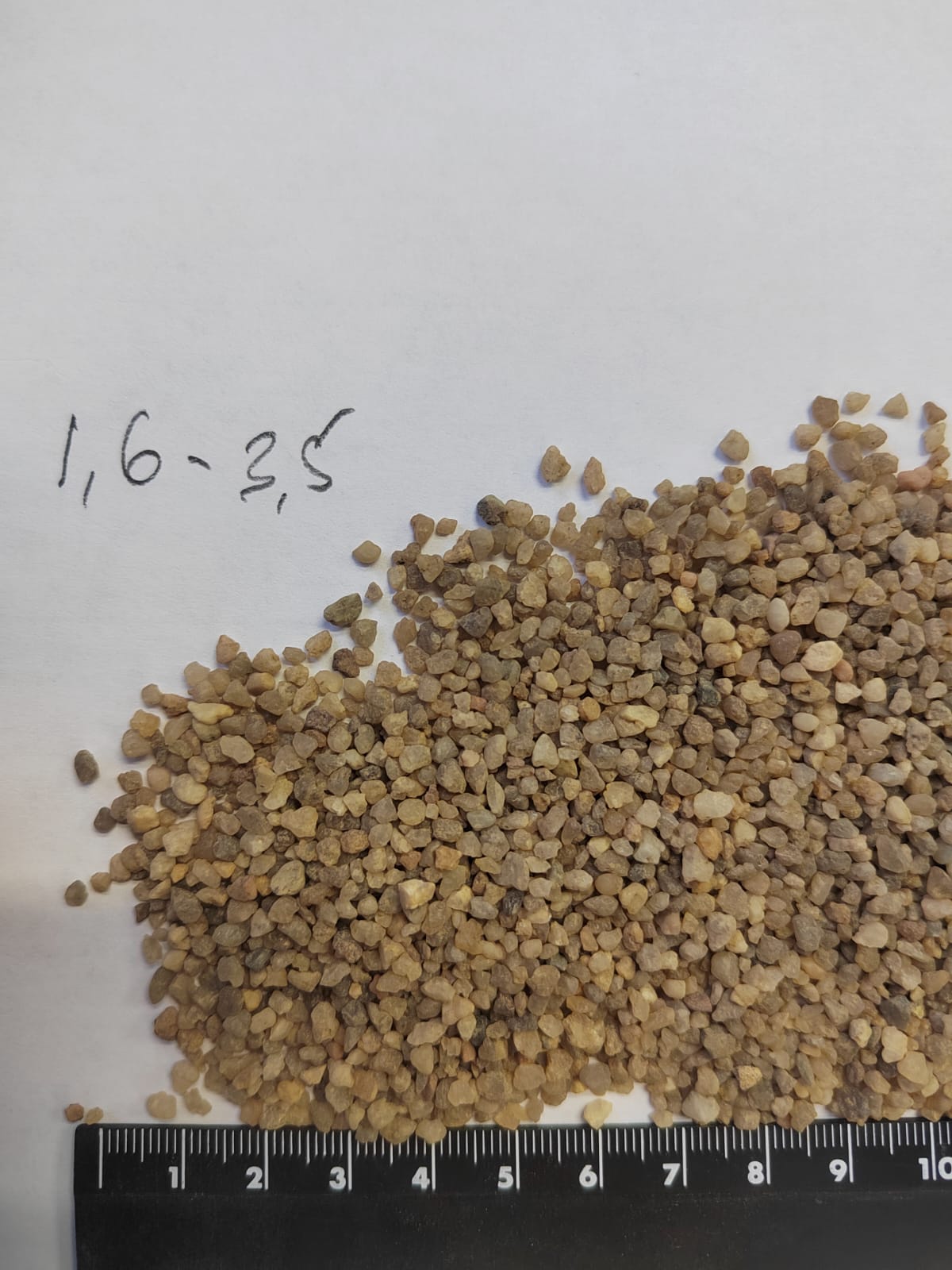 Кварцевый песок для водоподготовки фр. 1,6-3 мм.  купить в Ростове фото 