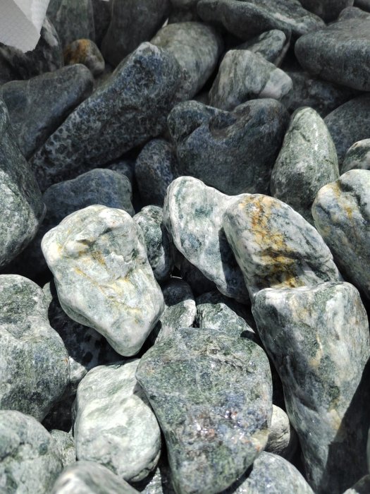 Галтованный жадеит (фр. 70-100 мм) фото заказать  Ростове