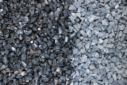  Щебень крошка черный (мрамор) фр. 10-20 мм.  купить  в Ростове мрамор черный с белыми прожилками, черный, белый каменная ландшафтная декоративная крошка щебня 9000 руб/т   фото 