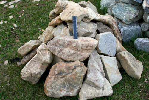 Песчаник декоративный ландшафтный (фр. 300-500 мм)  купить  в Ростове песчаник желтый рыжий серый зеленый валун речной окатанный природный песчаника 4 500 руб/т   фото 