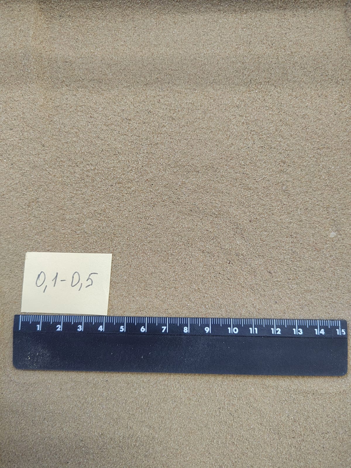 Кварцевый песок для площадок фр. 0,1-0,5 мм.  купить в Ростове фото 