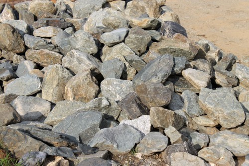  Гранит скальник (серо-зеленый) фр. 100-500 мм.  купить в Ростове гранит зеленый, серый, салатовый крупный ландшафтный валун 6 000 руб/т   фото 