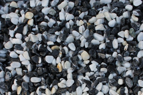  Мраморная крошка (щебень крошка микс : белый-черный-розовый) фр. 5-10 мм.  купить  в Ростове мрамор белый, черный, розовый, разноцветный микс декоративная мраморная каменная крошка 9500 руб/т   фото 