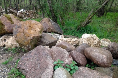  Конгломераты фр. 300-1000 мм.  купить в Ростове кварц мрамор диабаз коричневый, серый зеленоватый речной валун крупный 6500 руб/т   фото 