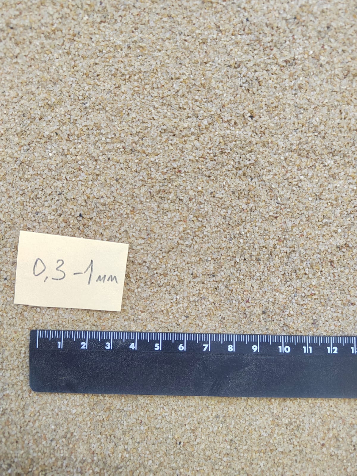 Кварцевый песок для площадок фр. 0,3 - 1 мм.  купить в Ростове фото 