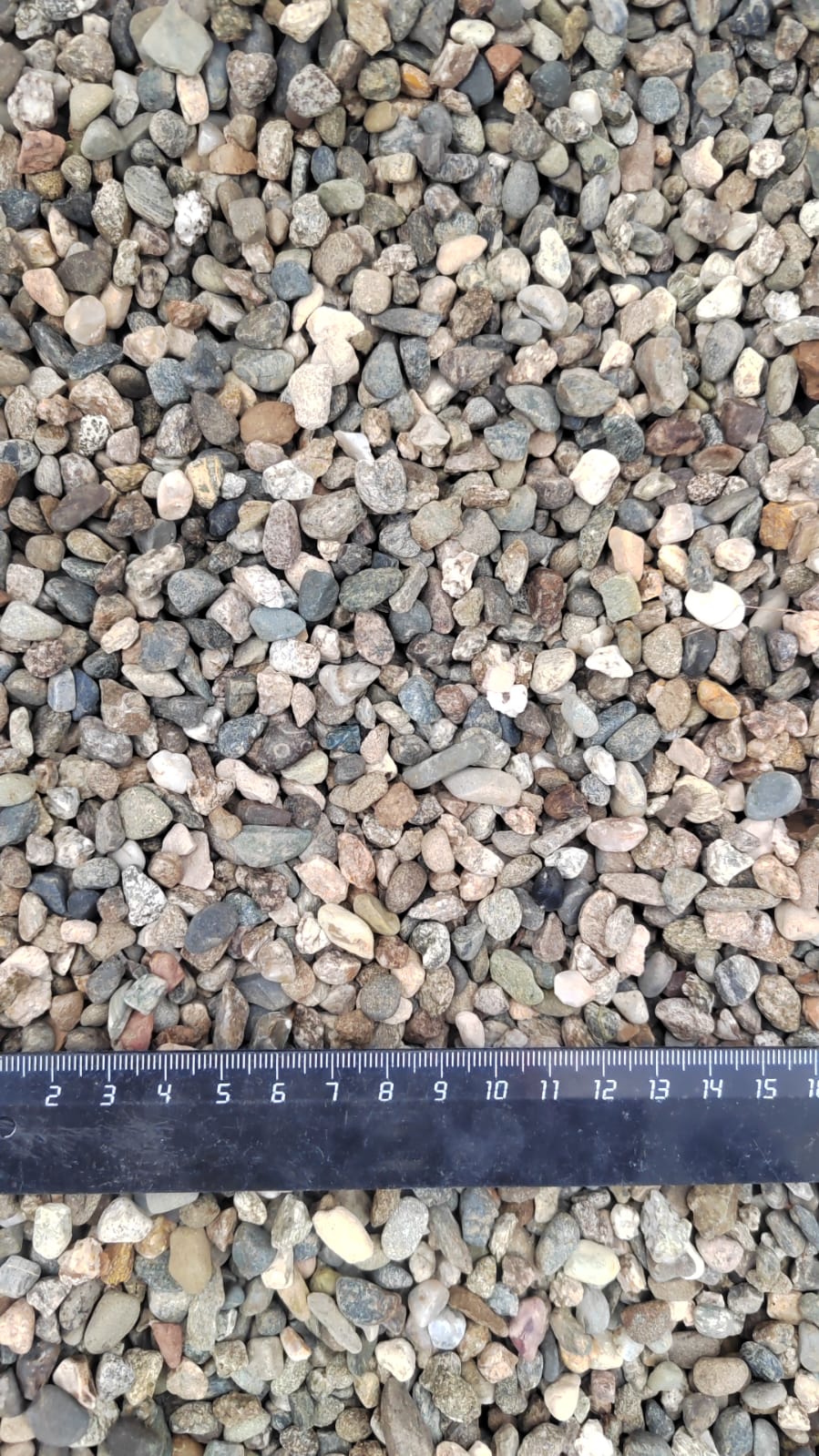  Галька речная окат (серая) фр.5-10 мм купить   в Ростове галька речная серая, серый, темно-серый, светло-серый, коричневый речная окатанная галька декоративная ландшатфная 4000 руб/т   фото 