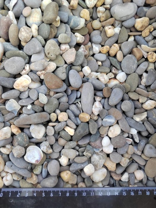 Галька крымская прибрежная фр. 10-20 мм.  купить с доставкой в Ростову фото 