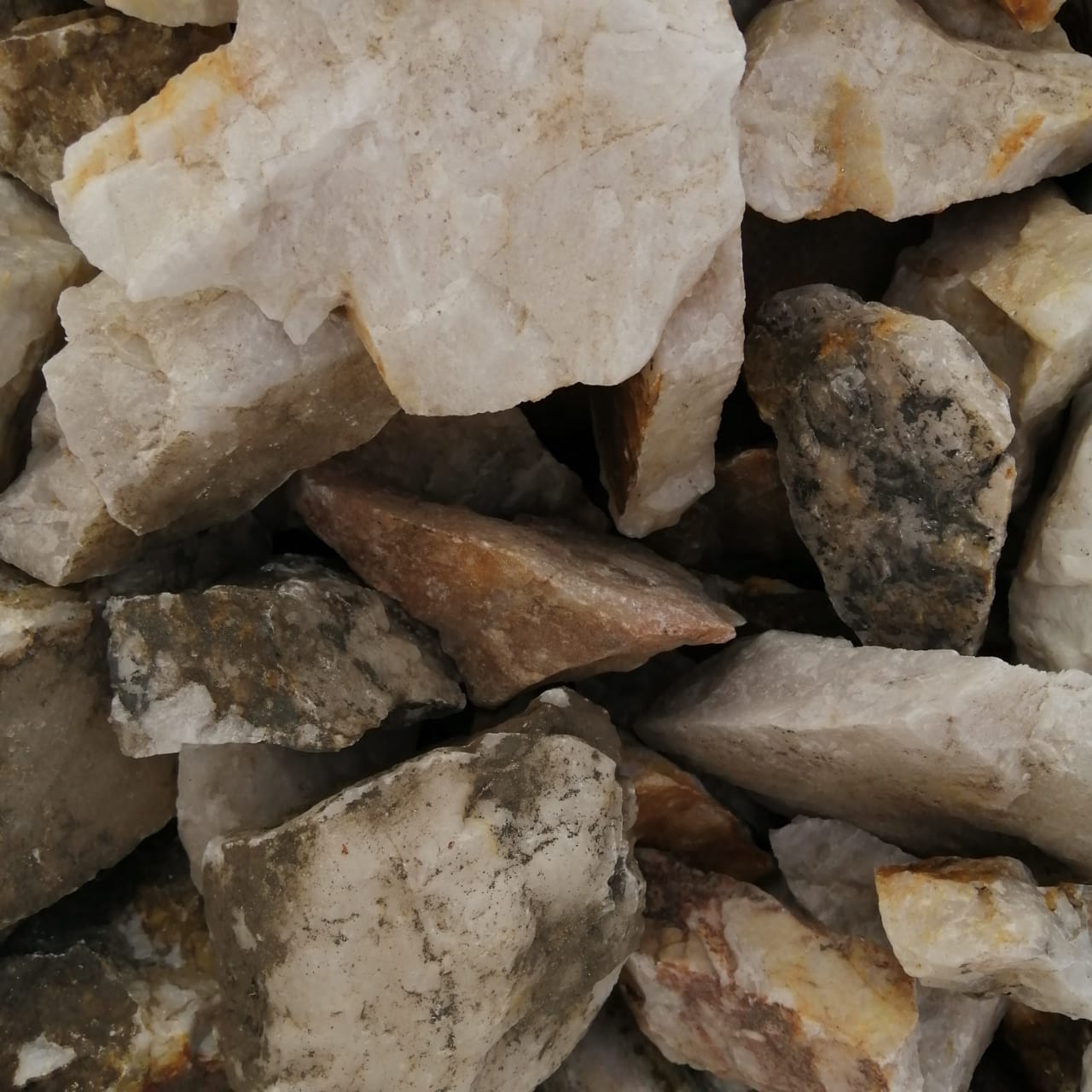 фото Кварц ( фр. 70-100 мм)  купить в Ростове в интернет-портале 