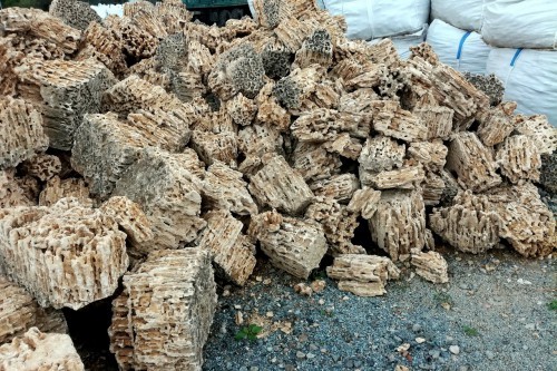  Крымский природный меотис фр. 100-500 мм.  купить в Ростове меотис бежевый рыжий молочный желтый ракушечник 4 500 руб/т   фото 