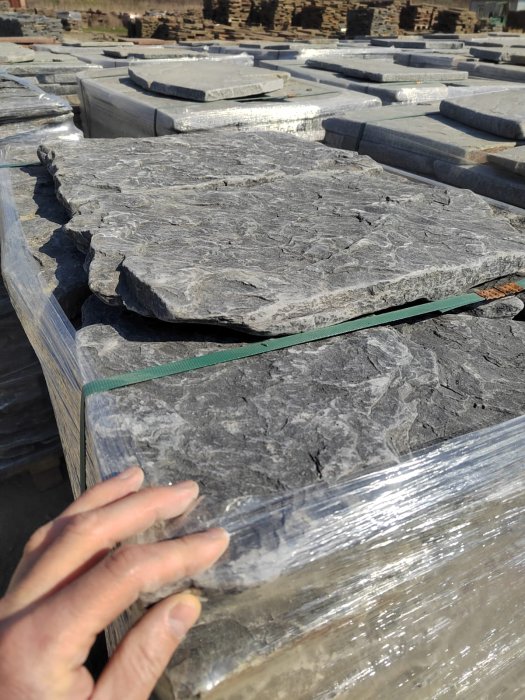  Песчаник галтованный для облицовки (фр. 2-5 см)  купить  в Ростове песчник рыжий желтый серый песчаник окатанный речной 6 000 руб/т   фото 