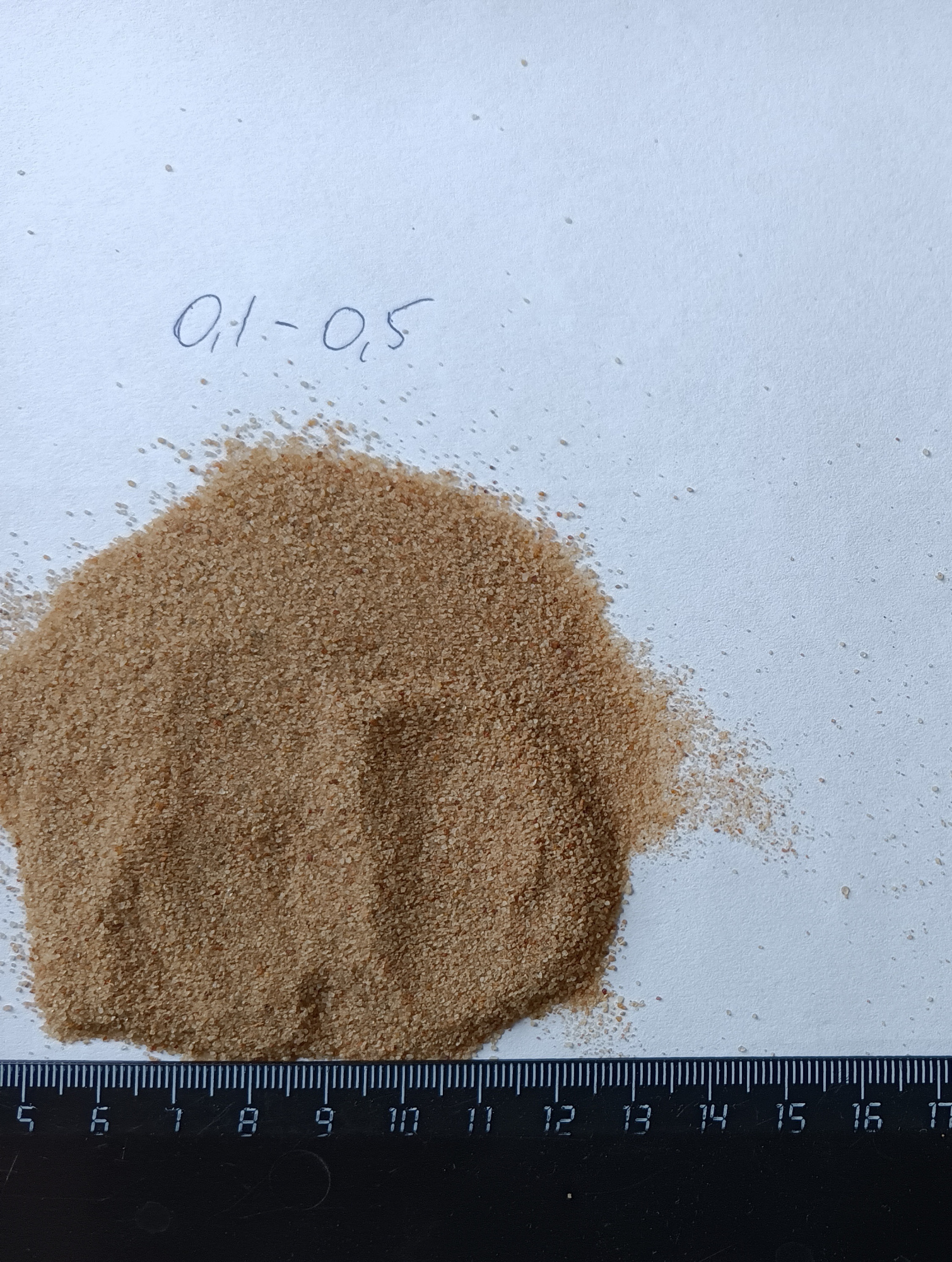 Кварцевый песок для площадок фр. 0,1-0,5 мм.  купить в Ростове фото 